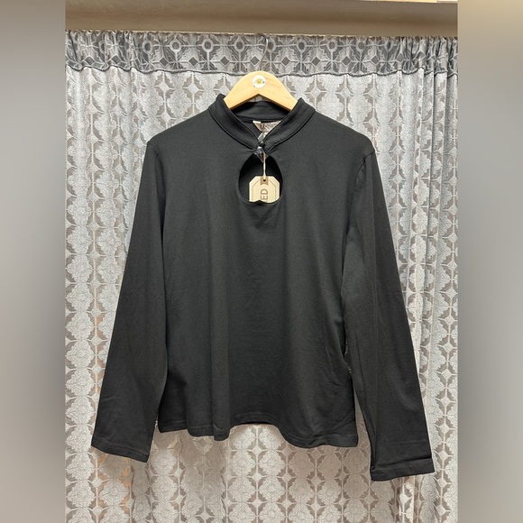 PLUS SIZES! Long Sleeve Keyhole Retro Top. Perfect for the cooler weather! - Picture 3 of 4